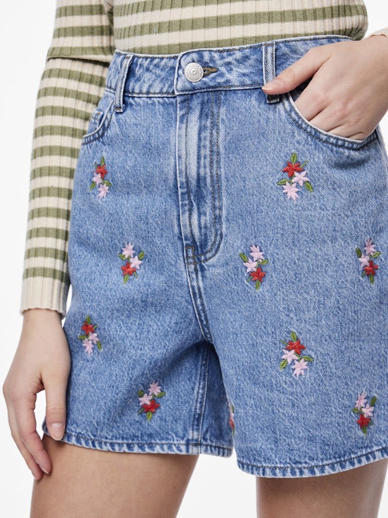 Pcsky Hw Embroidery Denim Shorts – Shorts voor dames in kleur | Meisjes