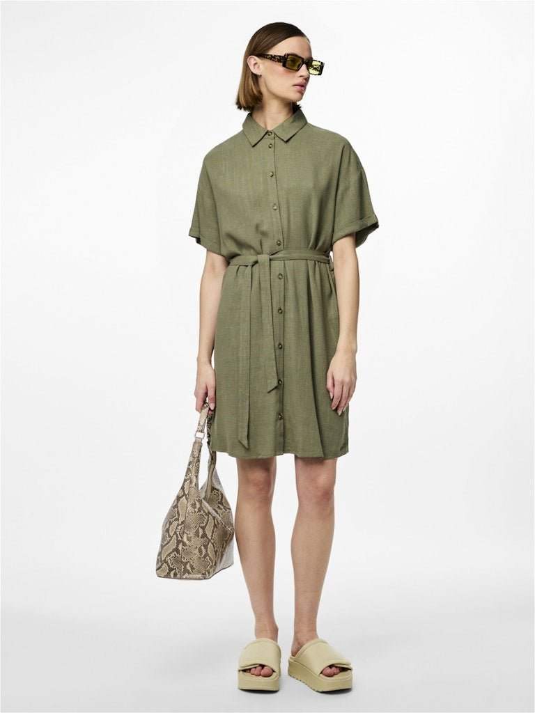 Jurken Pcvinsty Ss Linen Shirt Dress Noos van Pieces