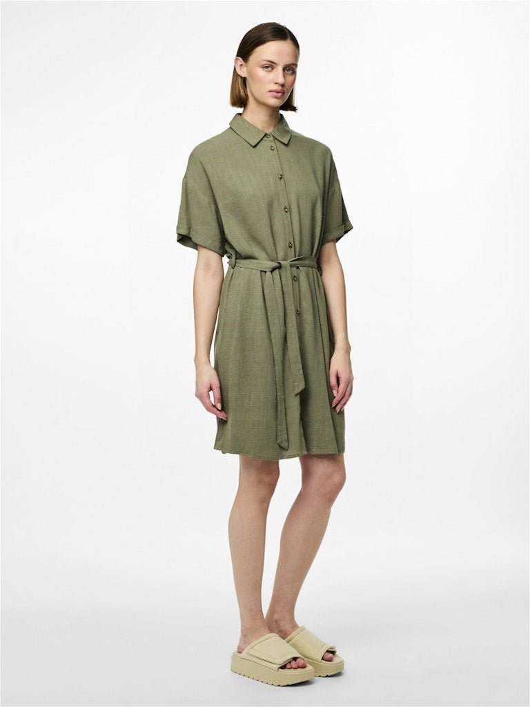 Jurken Pcvinsty Ss Linen Shirt Dress Noos van Pieces