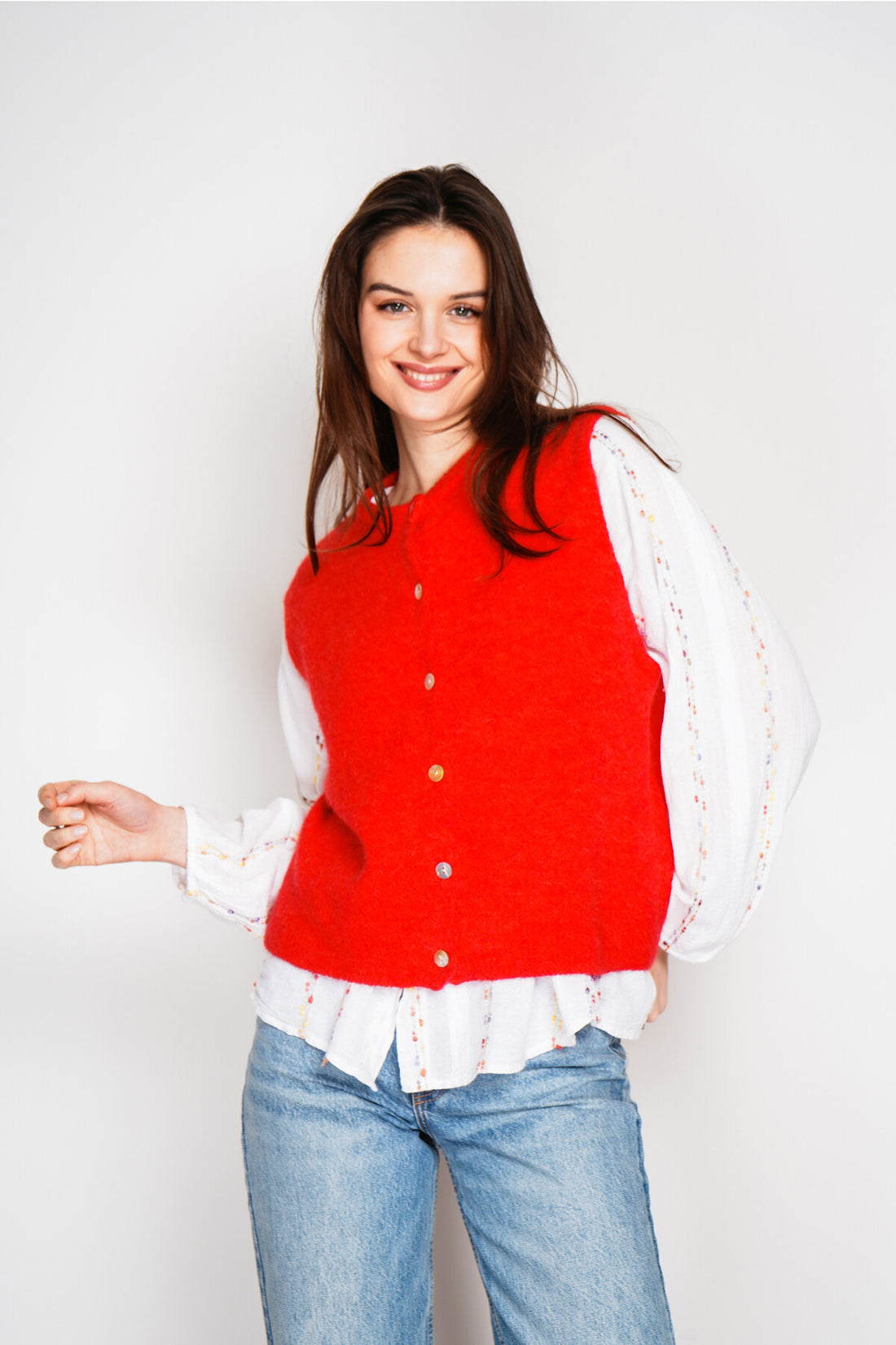 Superfine alpaca sleeveless vest with buttons