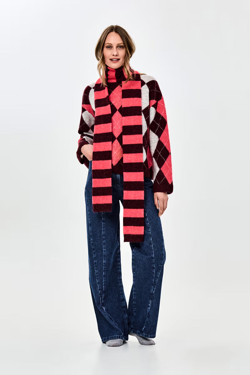 Scoison Scarf