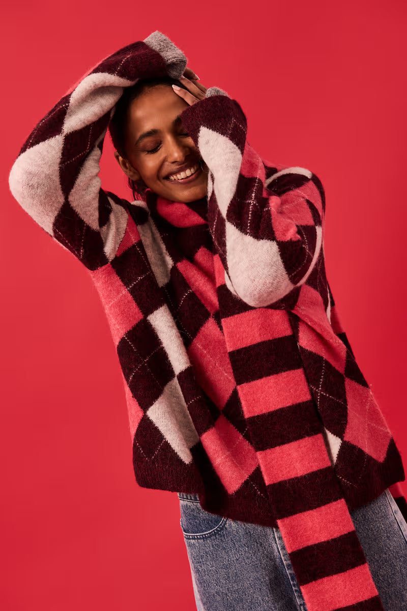 Scoison Scarf