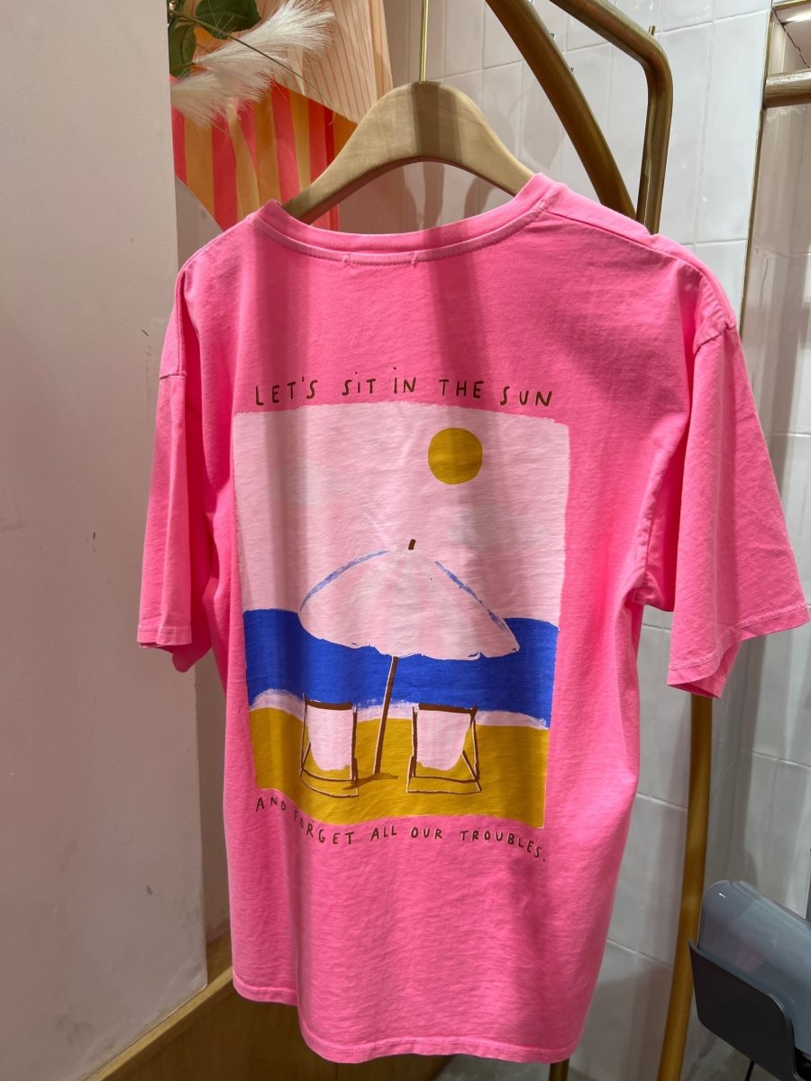 Sit in the Sun T-shirt van Meisjes Brugge – T-shirts voor dames | Meisjes Brugge