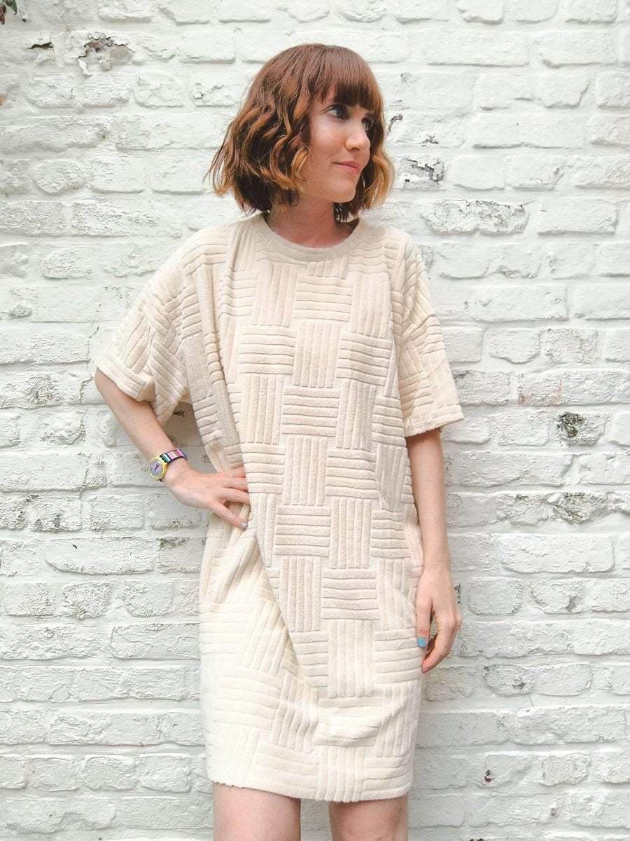 Stella Short Terry Dress van Meisjes Brugge – Jurken voor dames | Meisjes Brugge