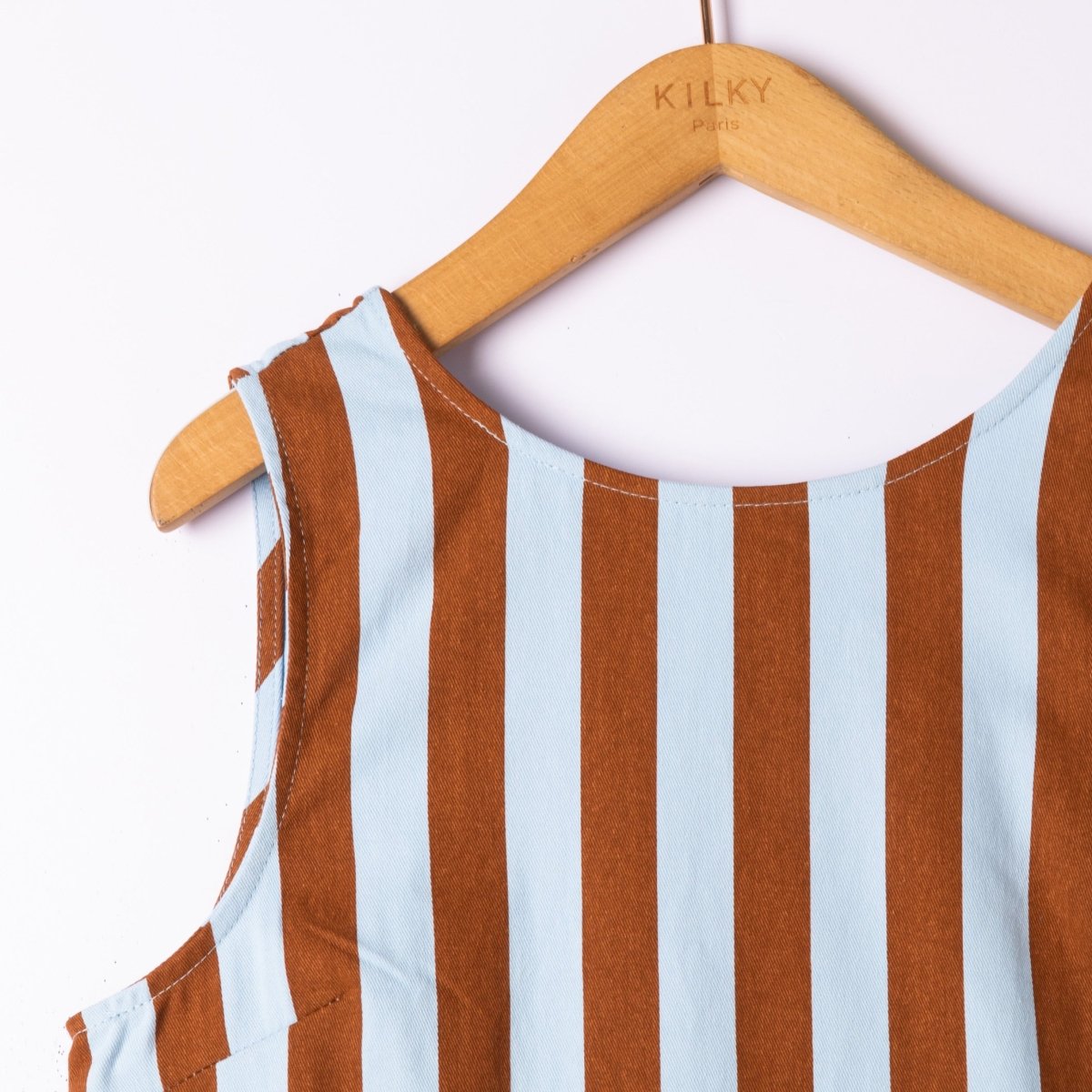 Striped open back sleeveless dress van Kilky – Jurken voor dames | Meisjes Brugge