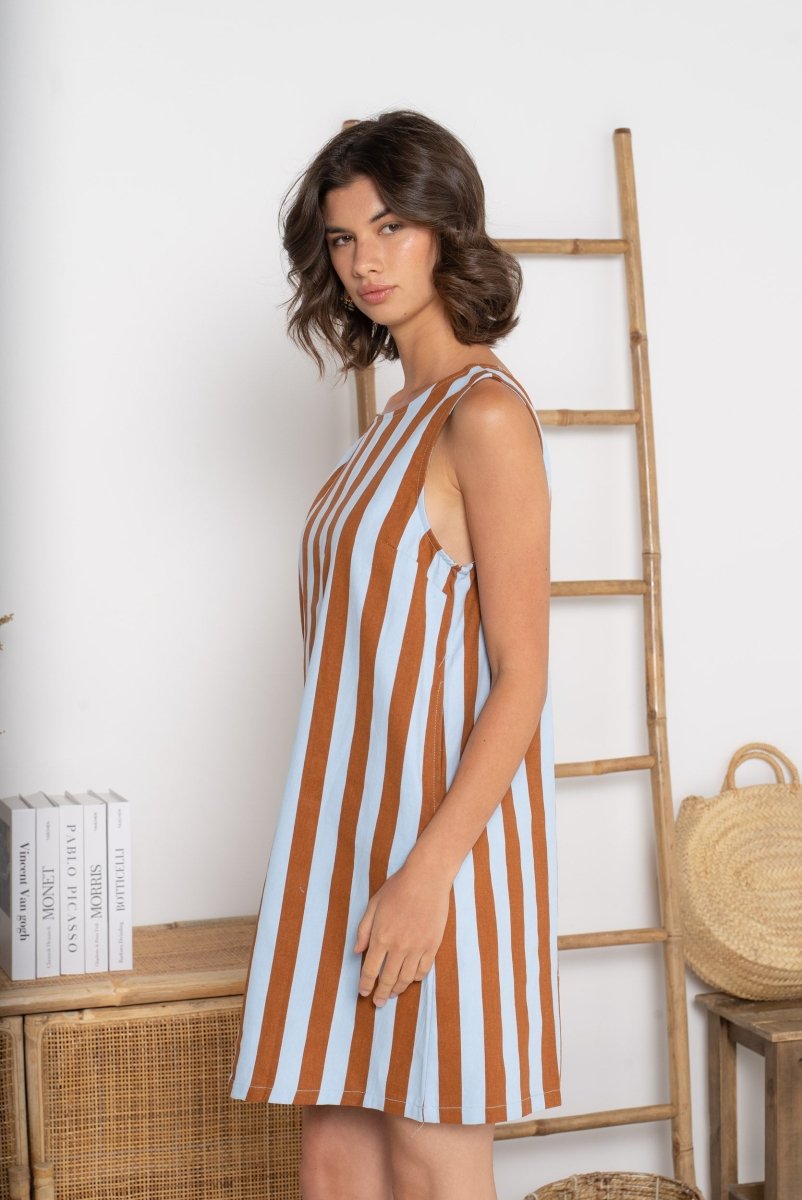 Striped open back sleeveless dress van Kilky – Jurken voor dames | Meisjes Brugge