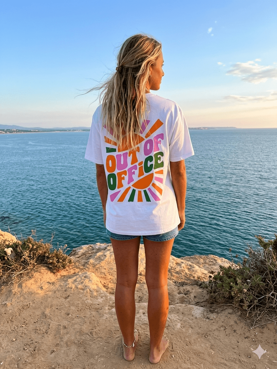 Sunny out of office T-shirt van Meisjes Brugge – T-shirts voor dames | Meisjes Brugge