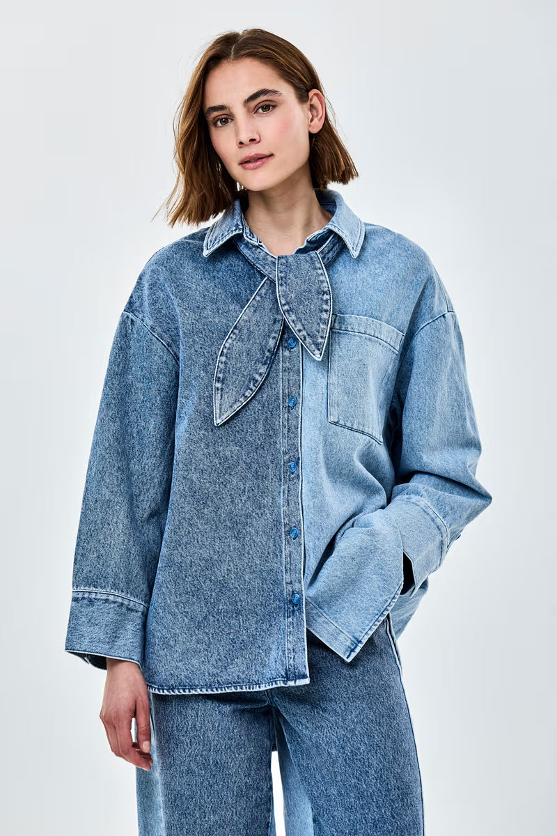 Surprised Shirt met afneembare sjaal