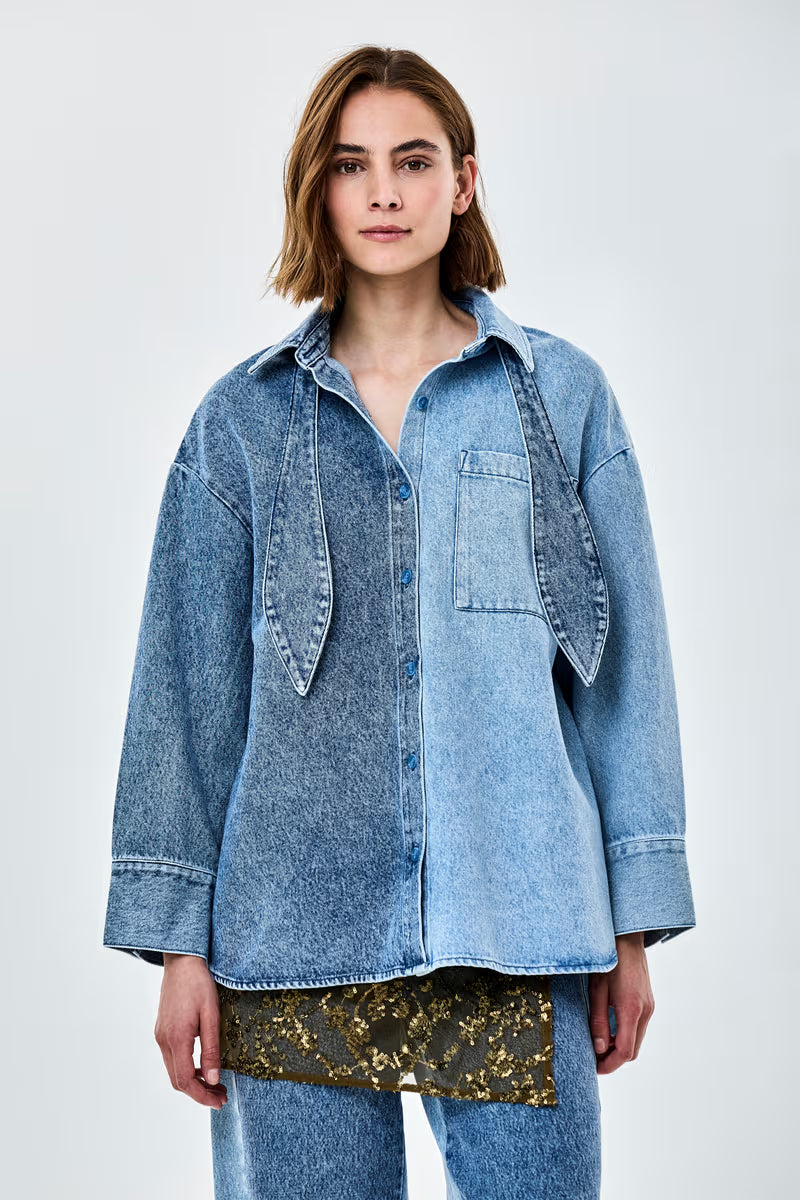Surprised Shirt met afneembare sjaal
