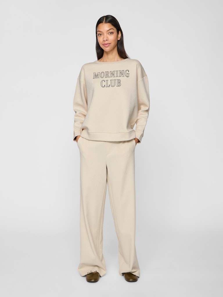 Vimaldea Emb O - Neck L/S Top - koop Pulls van Vila bij Meisjes Brugge