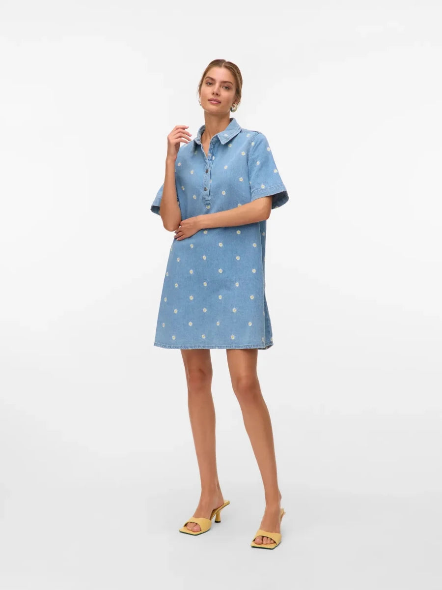 Vmocina Ss Daisy Emb Denim Dress van Vero moda – Jurken voor dames | Meisjes Brugge