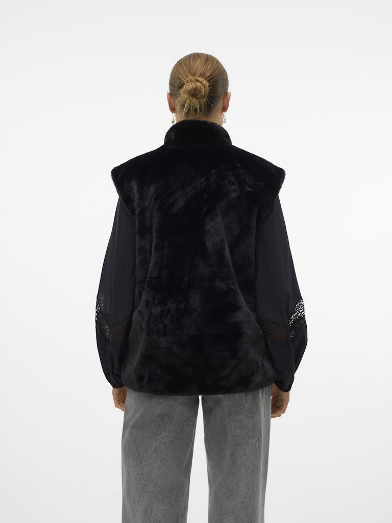 Vmsonjapoppy Faux Fur Waistcoat - koop Jassen van Vero moda bij Meisjes Brugge