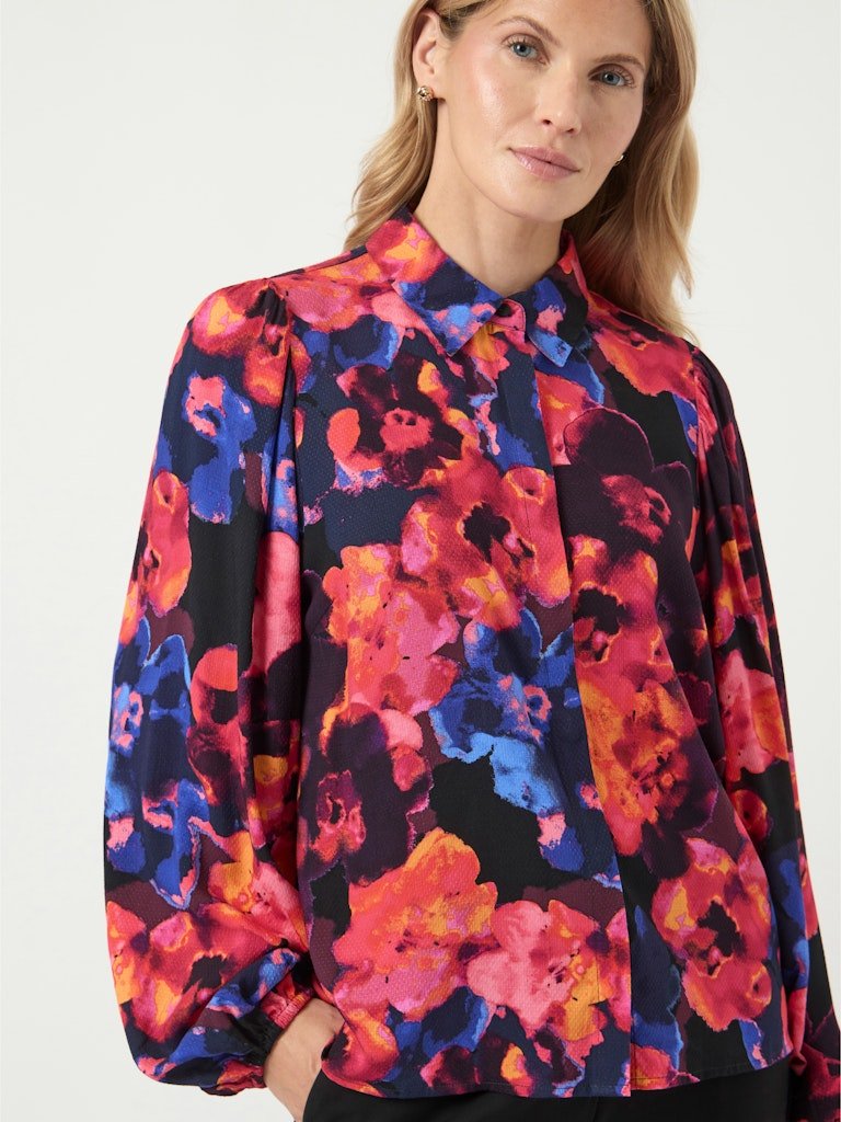 50% Yasasina Ls Shirt Noos - AW25 van Y.A.S – Shirts voor dames | Meisjes Brugge