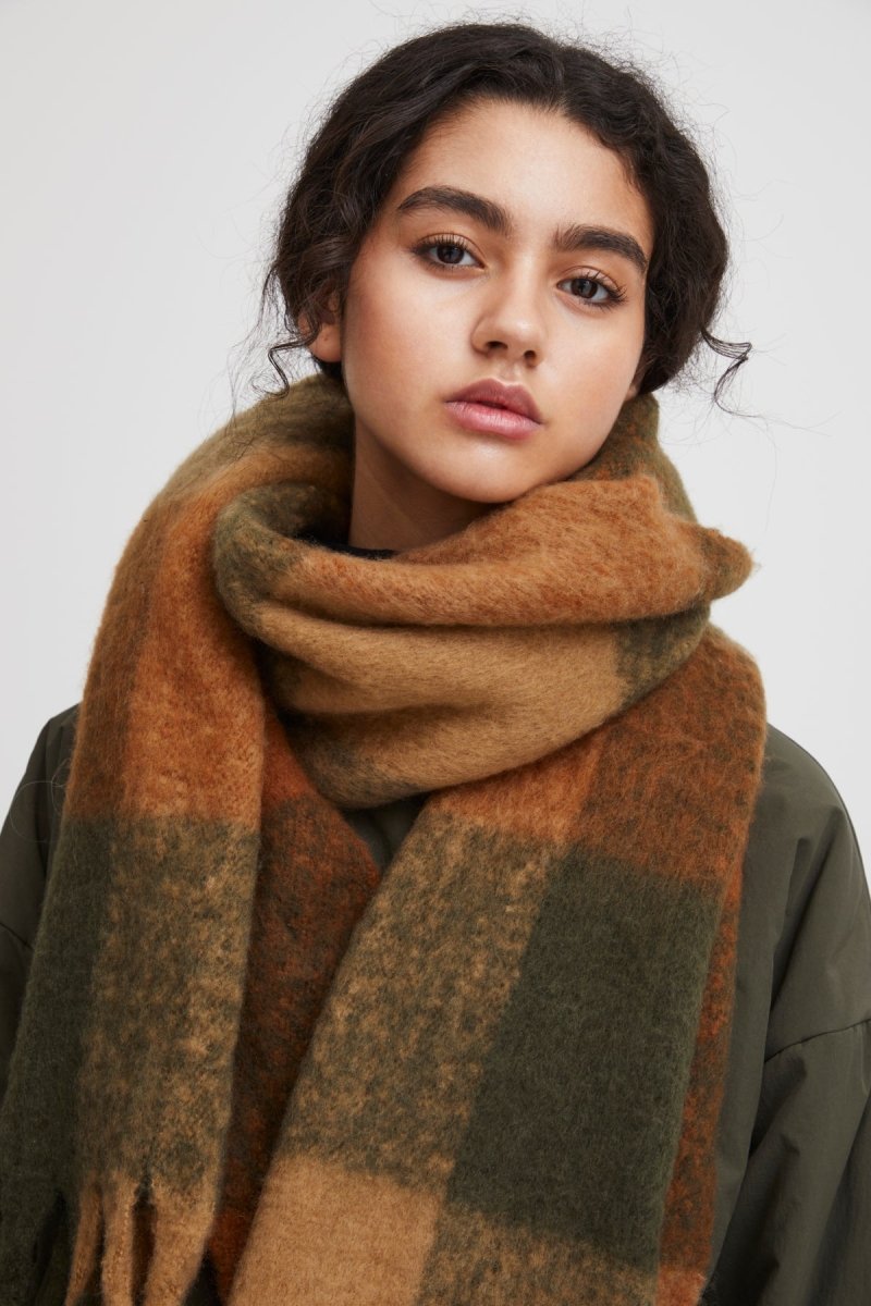 Sjaals - Iaagge Scarf van Ichi