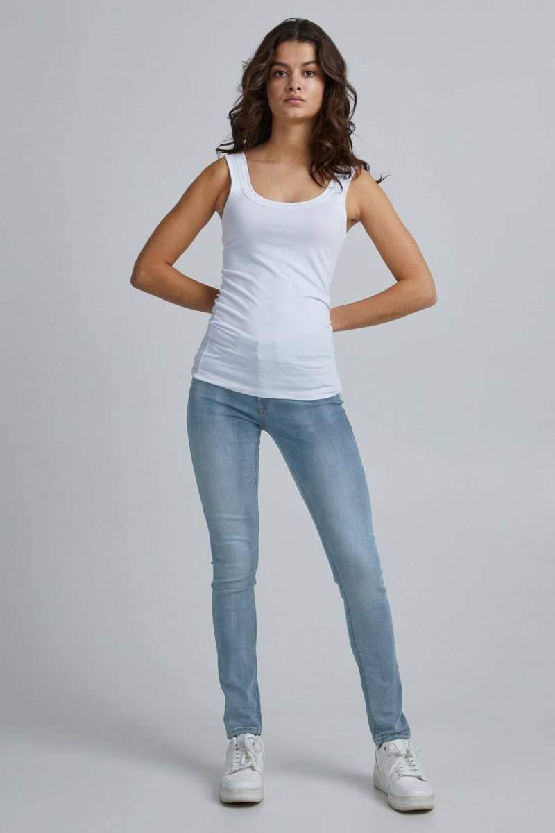 Erin Izaro Light Blue Bleached Jeans - koop Jeans van Ichi bij Meisjes Brugge