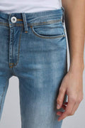Erin Izaro Light Blue Bleached Jeans - koop Jeans van Ichi bij Meisjes Brugge