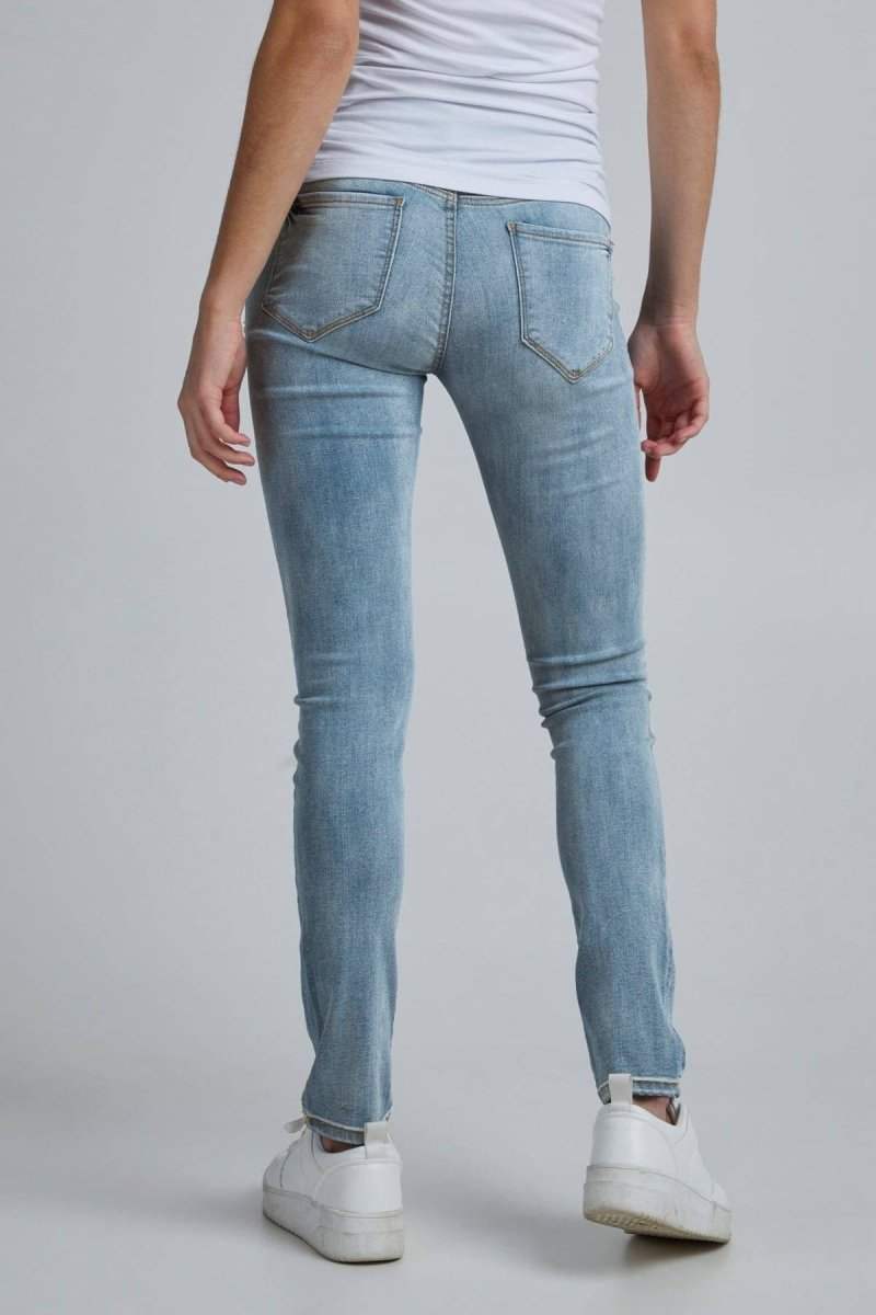 Erin Izaro Light Blue Bleached Jeans - koop Jeans van Ichi bij Meisjes Brugge