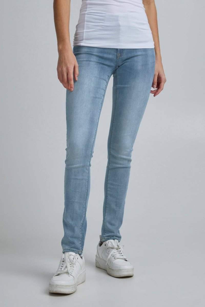 Erin Izaro Light Blue Bleached Jeans - koop Jeans van Ichi bij Meisjes Brugge