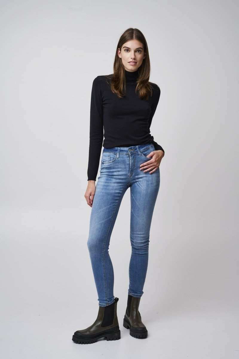 Erin Izaro Light Blue Bleached Jeans - koop Jeans van Ichi bij Meisjes Brugge
