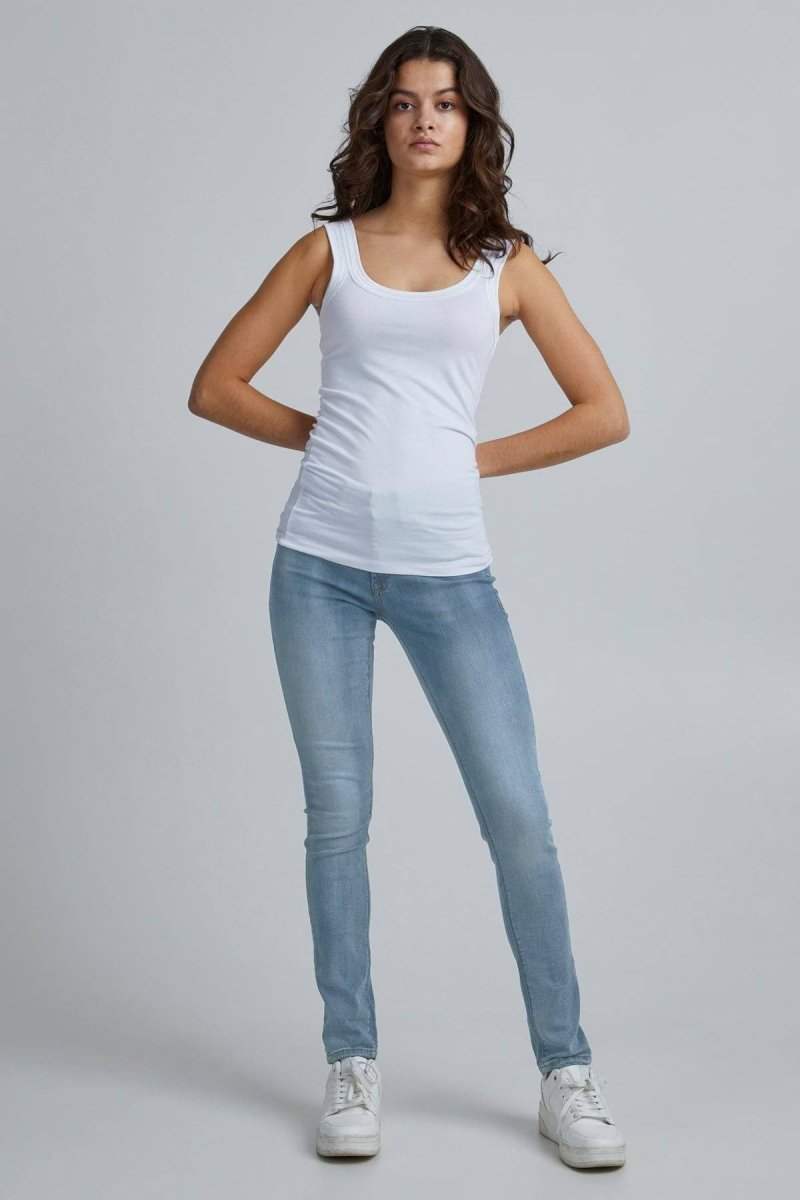 Jeans - Erin Izaro Light Blue Bleached Jeans van Ichi