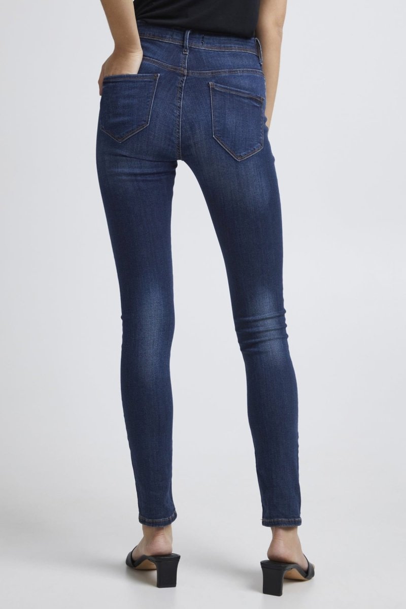 Iherin Izaro Medium Blue- koop Jeans van Ichi bij Tweemeisjes