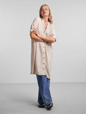 Jurken - Pcvinsty Ss Linen Shirt Dress van Pieces