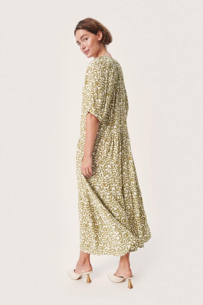 SLZaya Flowy Maxi Dress SS- koop Jurken van Soaked in Luxury bij Tweemeisjes